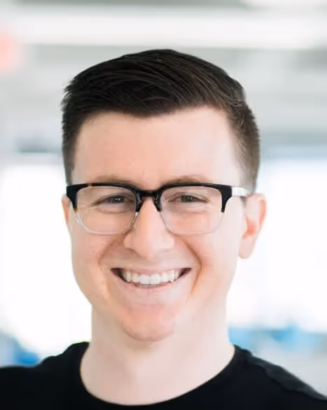 Travis Tyler headshot 